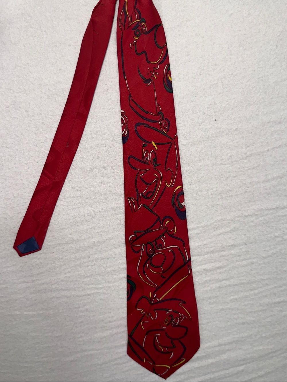 Scooby doo Fred flinstone Men's Red Patterned Tie with Playful Face Motif